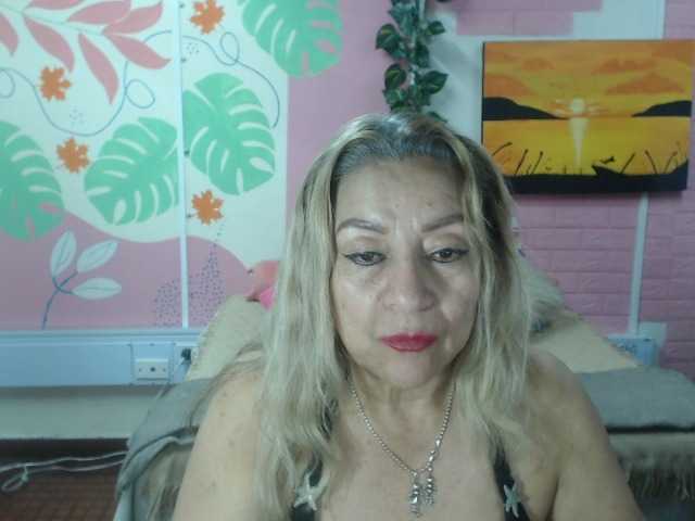 valeria-sexy live cam on BongaCams