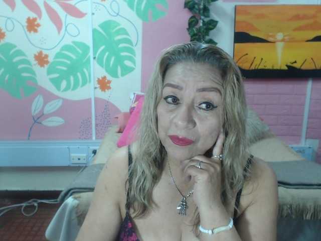 valeria-sexy live cam on BongaCams
