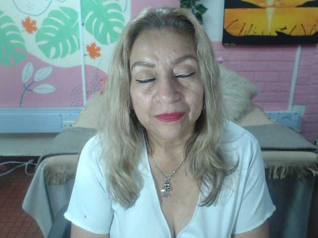 valeria-sexy live cam on BongaCams