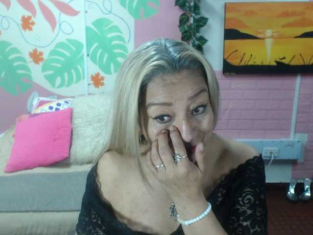 valeria-sexy live cam on BongaCams