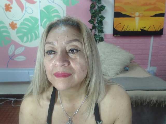 valeria-sexy live cam on BongaCams