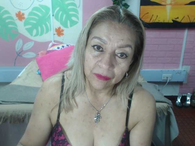 valeria-sexy live cam on BongaCams