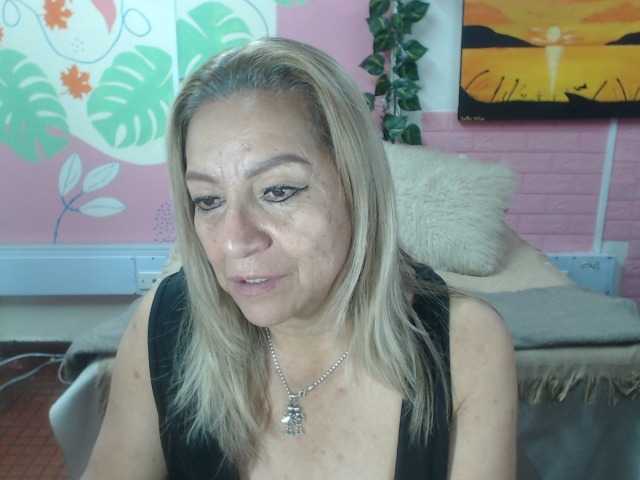 valeria-sexy live cam on BongaCams