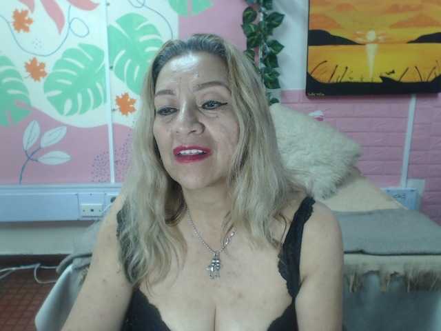 valeria-sexy live cam on BongaCams