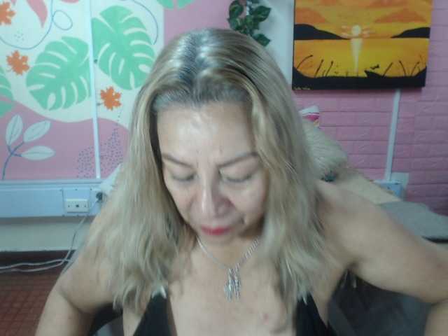 valeria-sexy live cam on BongaCams