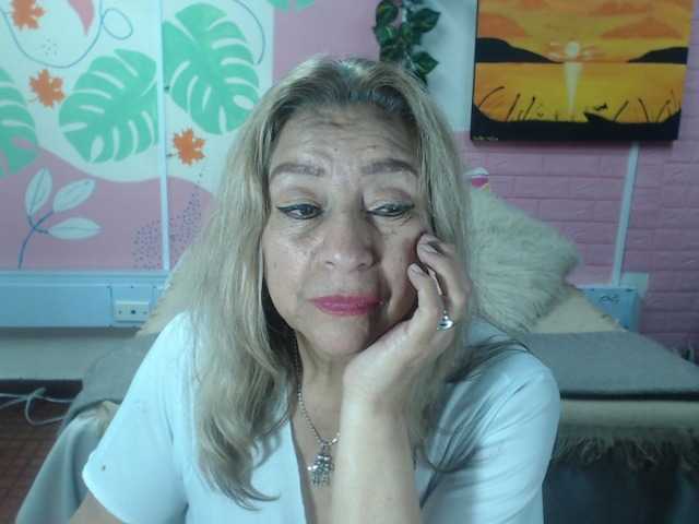 valeria-sexy live cam on BongaCams