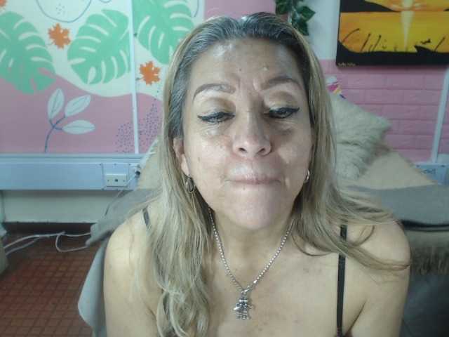 valeria-sexy live cam preview