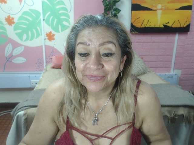 valeria-sexy, en directo ahora en BongaCams