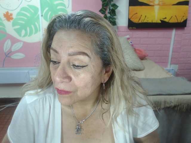 valeria-sexy live cam on BongaCams