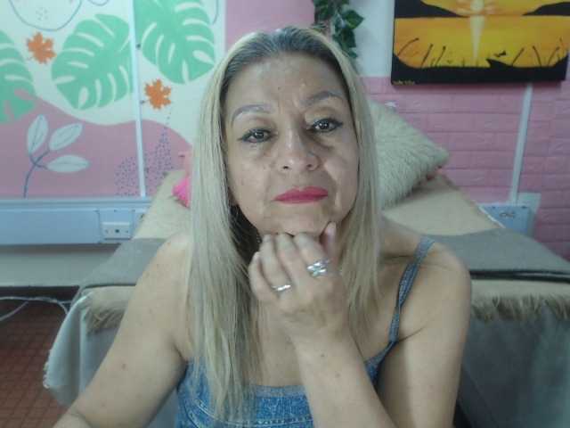valeria-sexy live cam on BongaCams