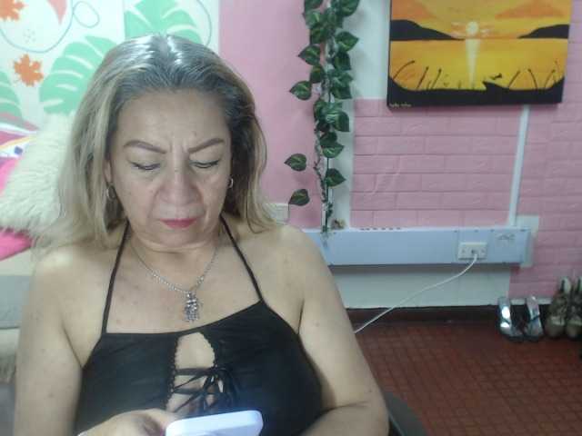 valeria-sexy live cam on BongaCams