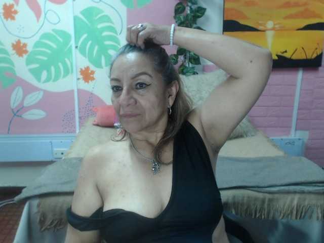 valeria-sexy live cam on BongaCams