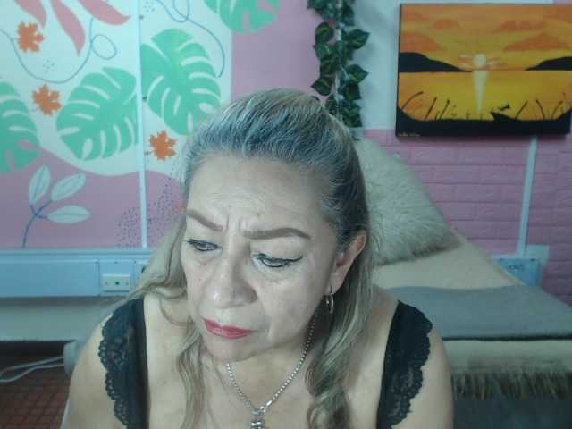 valeria-sexy live cam on BongaCams