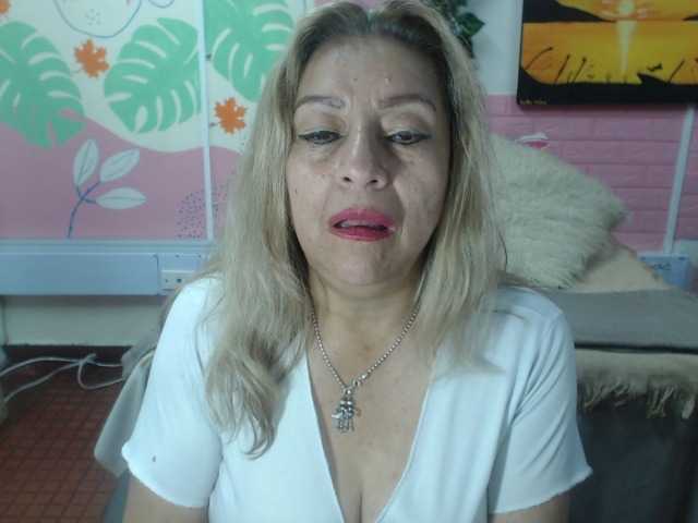 valeria-sexy live cam on BongaCams