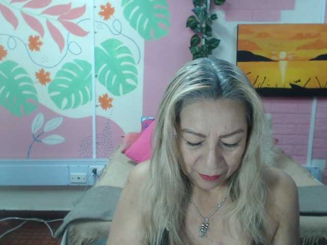 valeria-sexy live cam on BongaCams