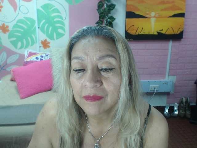 valeria-sexy live cam on BongaCams
