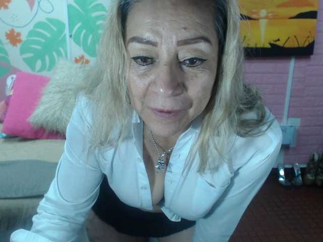 valeria-sexy live cam on BongaCams