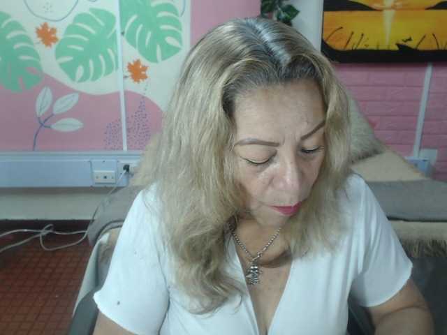 valeria-sexy live cam on BongaCams