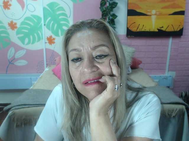 valeria-sexy live cam on BongaCams