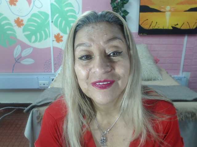 valeria-sexy live cam on BongaCams