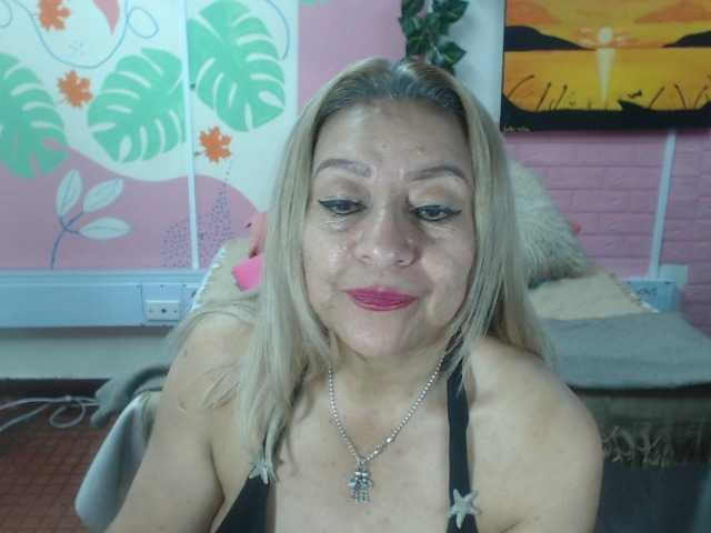 valeria-sexy live cam on BongaCams