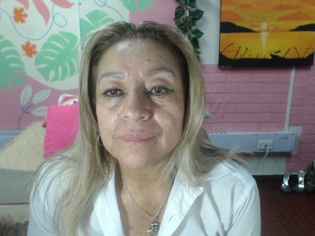 valeria-sexy live cam on BongaCams