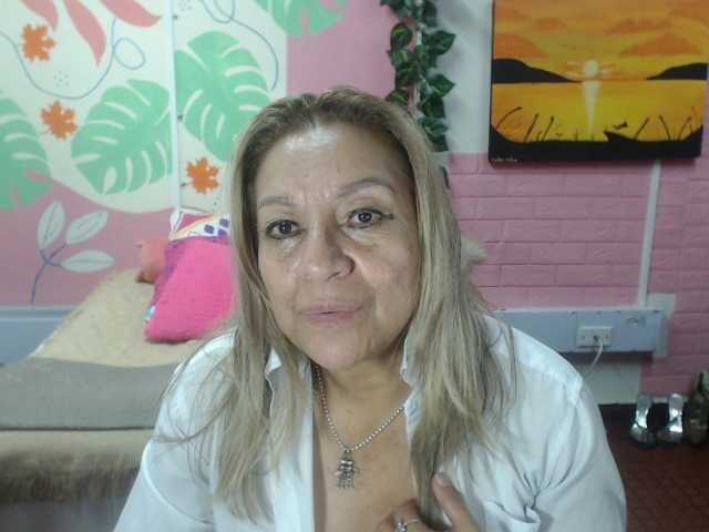 valeria-sexy live cam on BongaCams