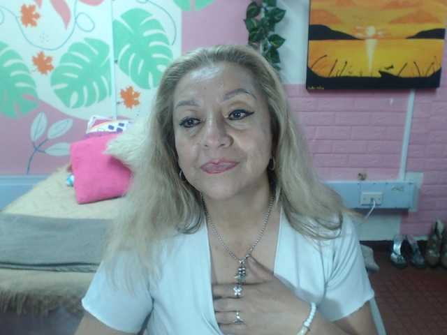 valeria-sexy webcam bongacams model stream image