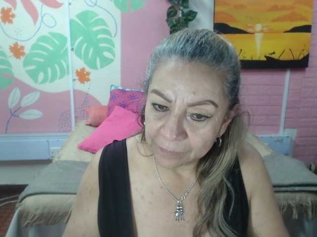 valeria-sexy live cam on BongaCams