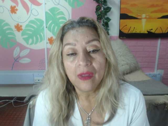 valeria-sexy live cam on BongaCams