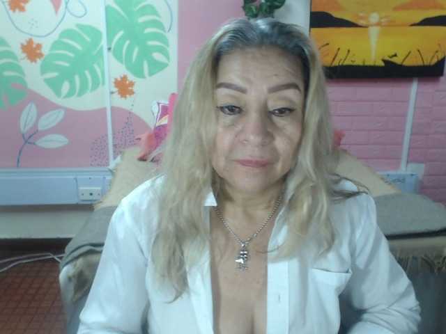 valeria-sexy live cam on BongaCams