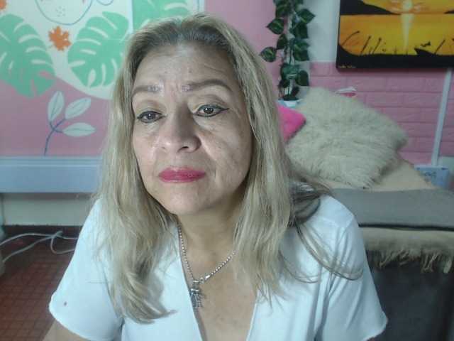 valeria-sexy live cam on BongaCams