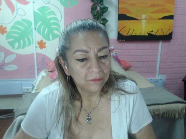 valeria-sexy live cam on BongaCams