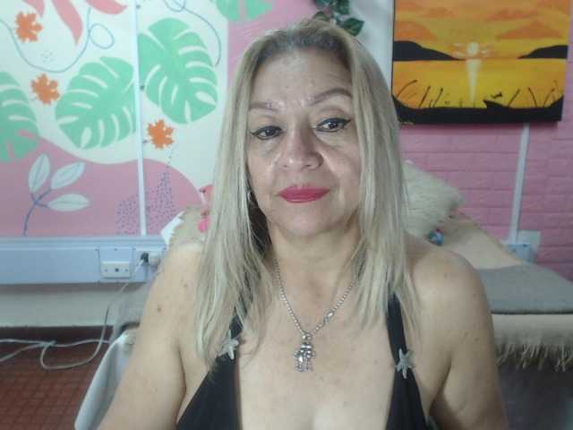 valeria-sexy live cam on BongaCams