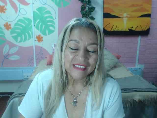 valeria-sexy valeria-sexy
