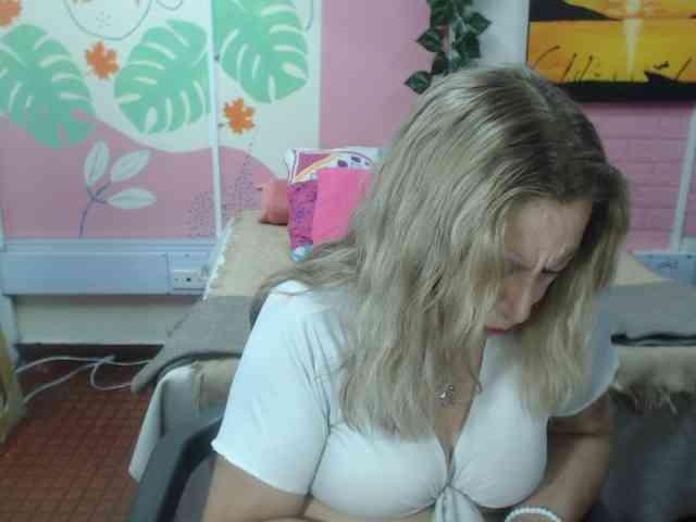 valeria-sexy webcam