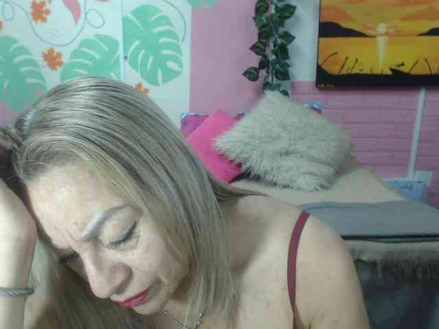 valeria-sexy valeria-sexy