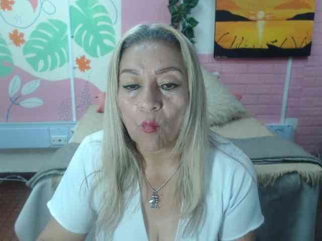 valeria-sexy valeria-sexy