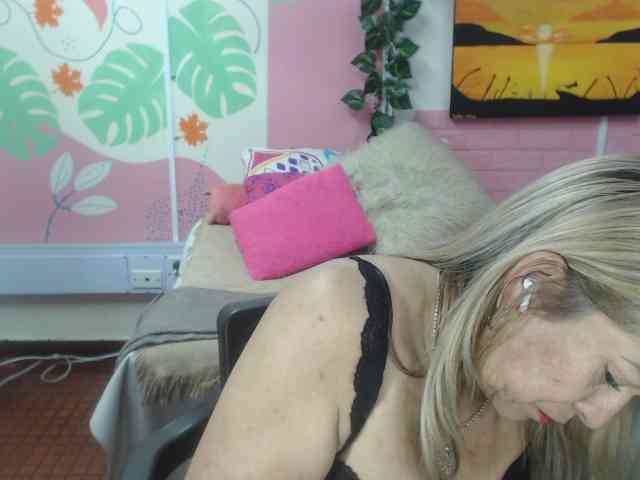 valeria-sexy
