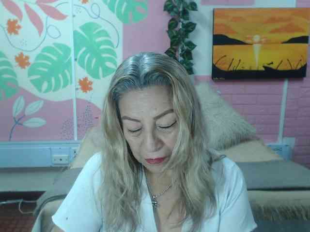 valeria-sexy valeria-sexy