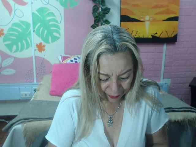 valeria-sexy valeria-sexy