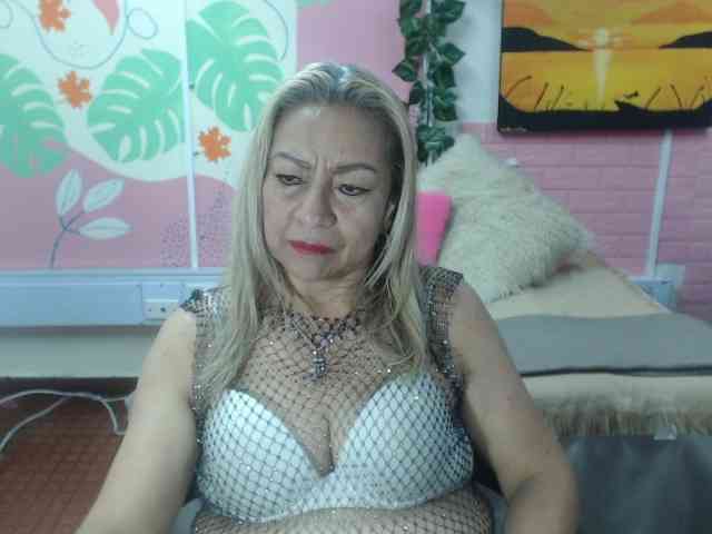 valeria-sexy