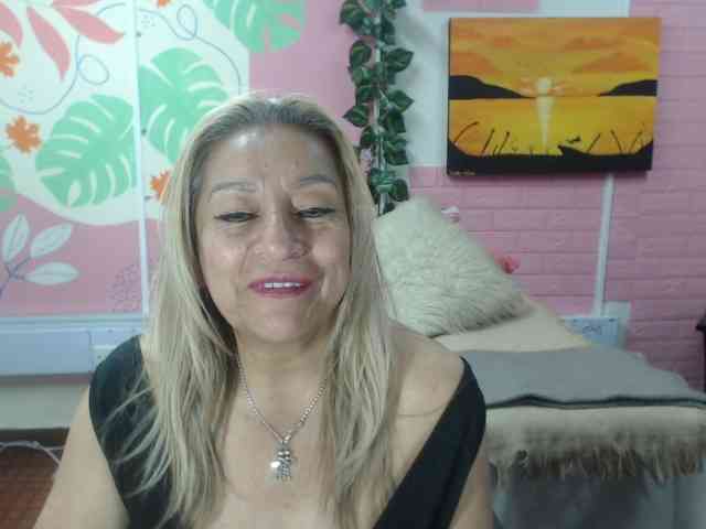 valeria-sexy valeria-sexy
