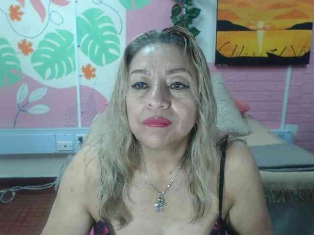 valeria-sexy valeria-sexy