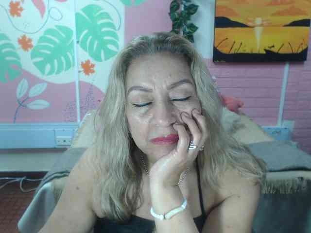 valeria-sexy valeria-sexy