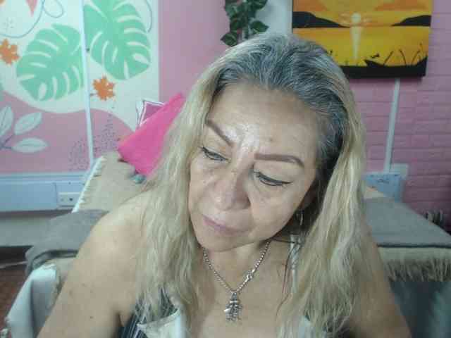 valeria-sexy valeria-sexy