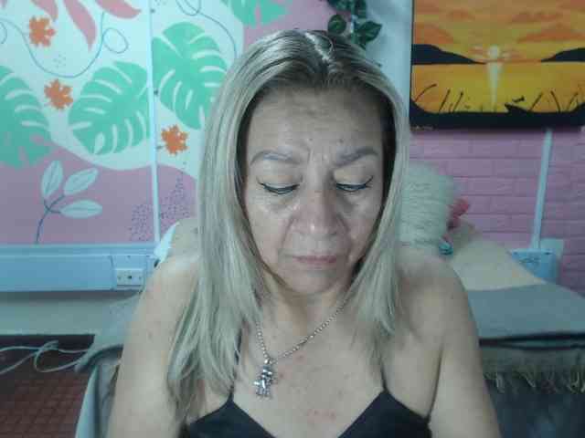 valeria-sexy valeria-sexy