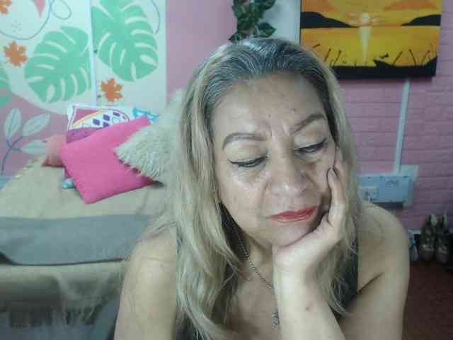 valeria-sexy valeria-sexy