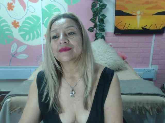 valeria-sexy