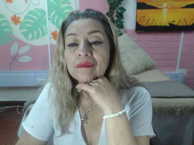valeria-sexy valeria-sexy